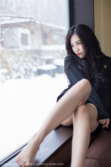 坚持断舍离,不要沙发墙,不要电视墙,他的家反而通透高级“九游体育官网入口”(图2) 九游体育官网